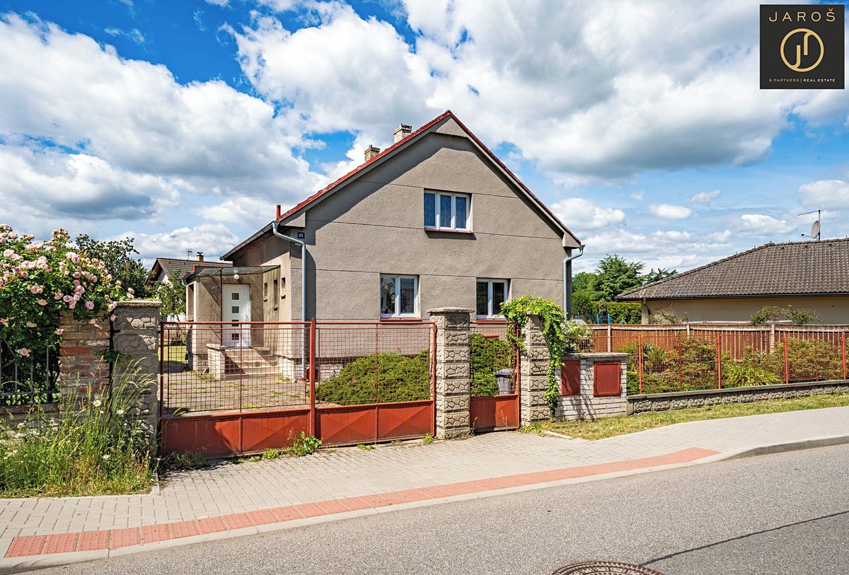 Prodej rodinného domu 105 m², pozemek 939 m²